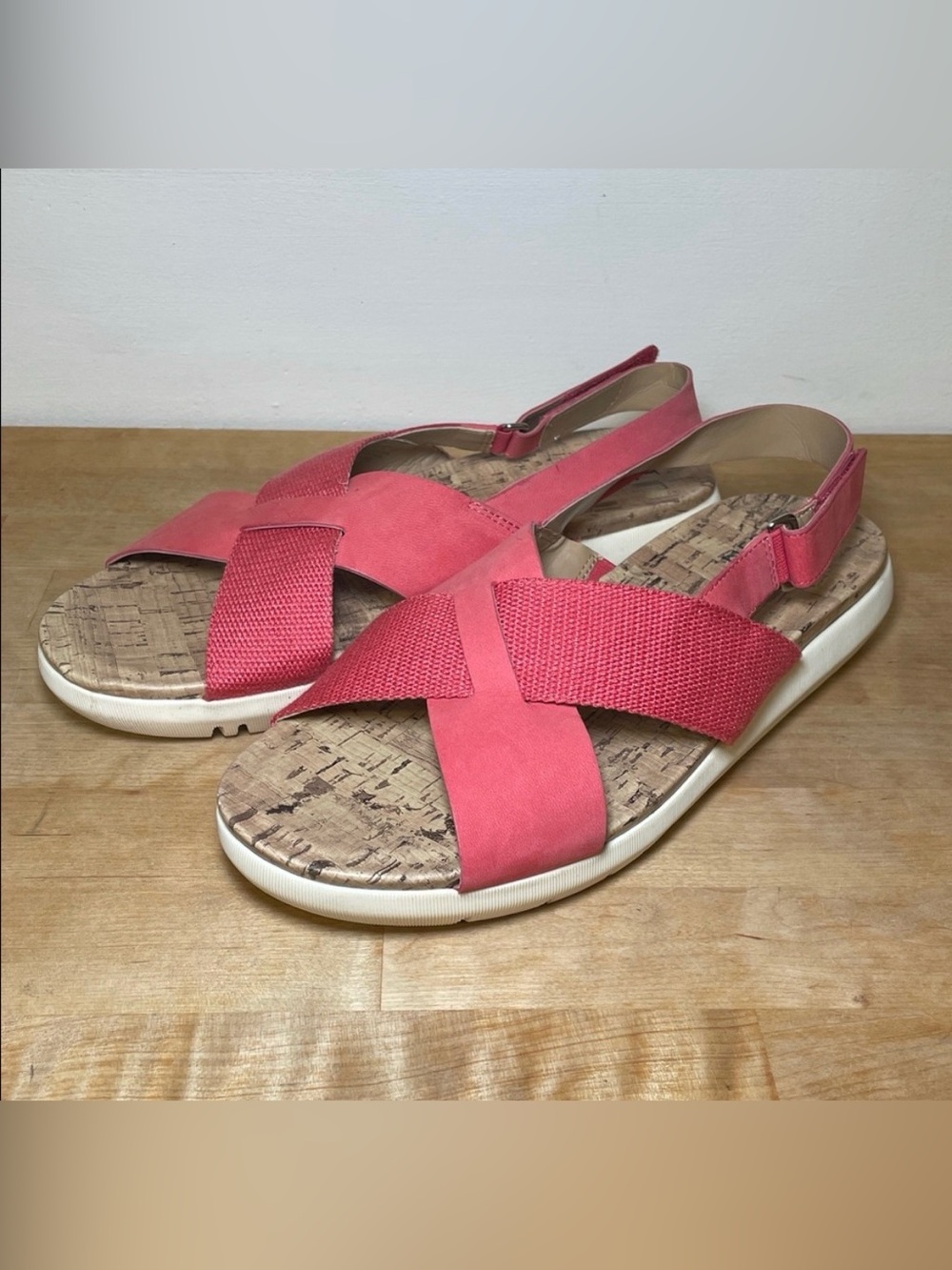 Naturalizer Lilac Sandal coral cross over suede straps women’s size 9 wide